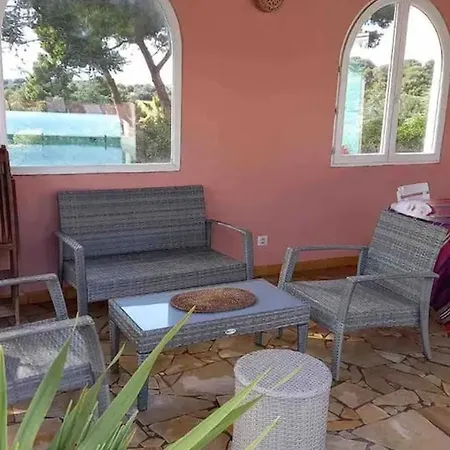 Spacieuse à Avec Piscine Privée, Idéale Pour Familles Villa *