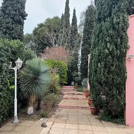 Villa Spacieuse à Avec Piscine Privée, Idéale Pour Familles Agde