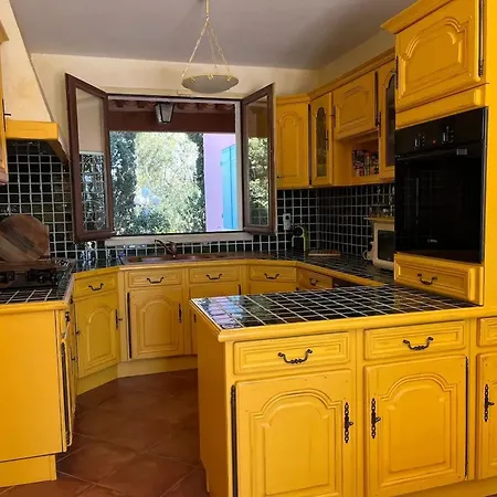 Spacieuse à Avec Piscine Privée, Idéale Pour Familles Villa